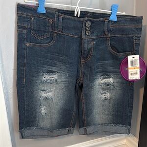 Tinseltown-Distressed Denim Shorts-size 7
